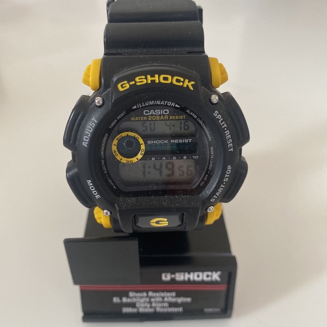 G-SHOCK(ジーショック)のG-SHOCK. ブラック×イエロー　DW-9052-1C9 メンズの時計(腕時計(デジタル))の商品写真