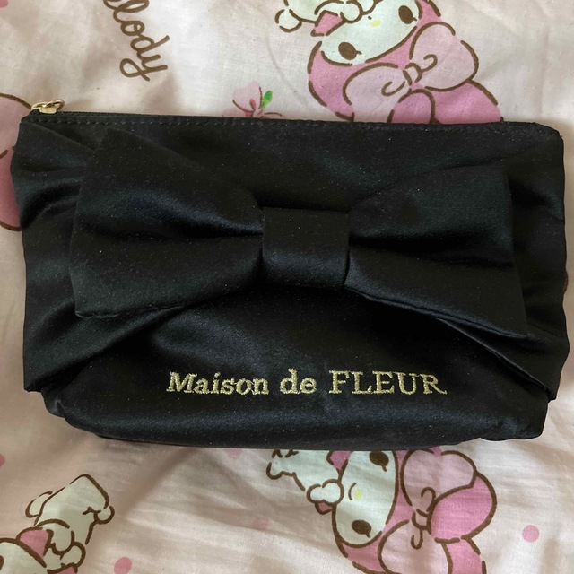 Maison de FLEUR(メゾンドフルール)のMaison de FLEUR ポーチ　黒 レディースのファッション小物(ポーチ)の商品写真