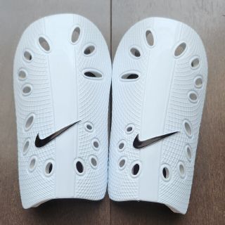 ナイキ(NIKE)の★まさ様専用★ナイキ レガース Sサイズ 白(ウェア)