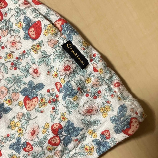 Combi mini(コンビミニ)のコンビミニ　イチゴ柄のワンピース　サイズ90 キッズ/ベビー/マタニティのキッズ服女の子用(90cm~)(ワンピース)の商品写真