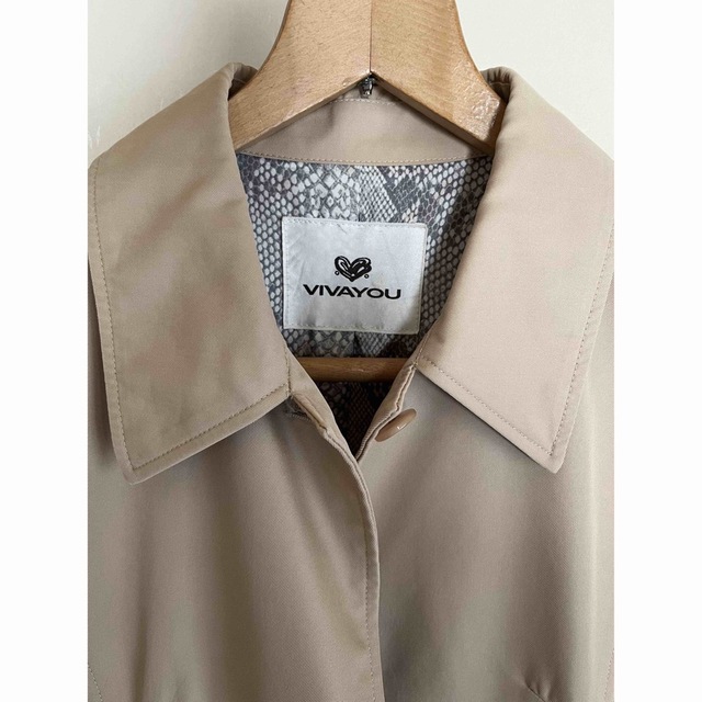 スプリングコート　トレンチコート　ビバユー　日本製 レディースのジャケット/アウター(スプリングコート)の商品写真