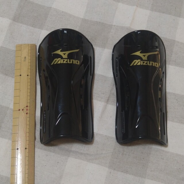 MIZUNO(ミズノ)の新品Mizunoシンガード スポーツ/アウトドアのサッカー/フットサル(ウェア)の商品写真