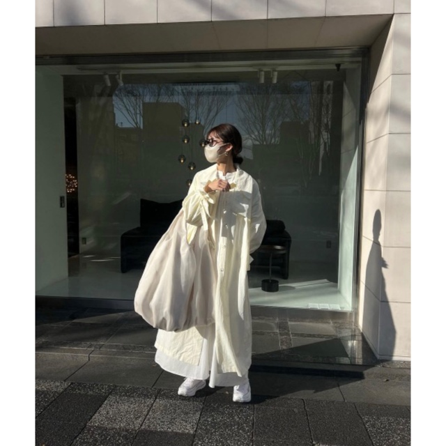 amiur roundcollar tucksleeve trench coat レディースのジャケット/アウター(トレンチコート)の商品写真