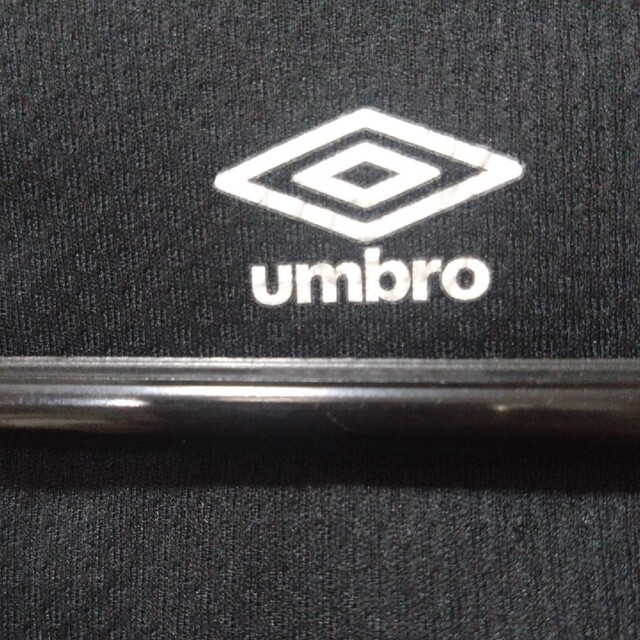 UMBRO(アンブロ)のumbro150センチフルジップパーカー スポーツ/アウトドアのサッカー/フットサル(ウェア)の商品写真