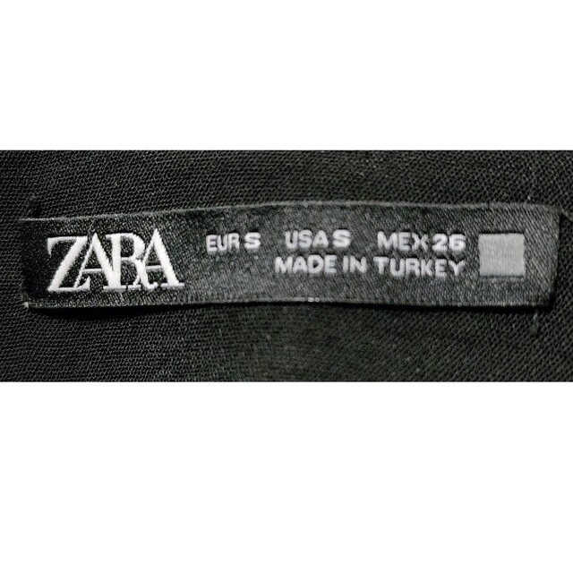 ZARA(ザラ)のZARA スタッズ ミニスカート レディースのスカート(ミニスカート)の商品写真