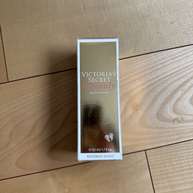 Victoria's Secret(ヴィクトリアズシークレット)のヴィクトリアスシークレット 香水　 heavenly ヘブンリー 50ml コスメ/美容の香水(香水(女性用))の商品写真