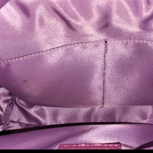 Samantha Thavasa(サマンサタバサ)のSamantha Thavasa スタッズショルダー 大 マゼンタ レディースのバッグ(ショルダーバッグ)の商品写真