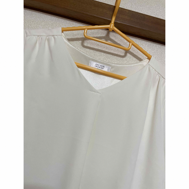 青山(アオヤマ)の洋服の青山 カットソー 白 レディースのトップス(カットソー(半袖/袖なし))の商品写真