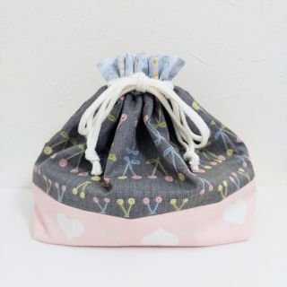 さくらんぼ × ハートのお弁当袋 ハンドメイド(ランチボックス巾着)