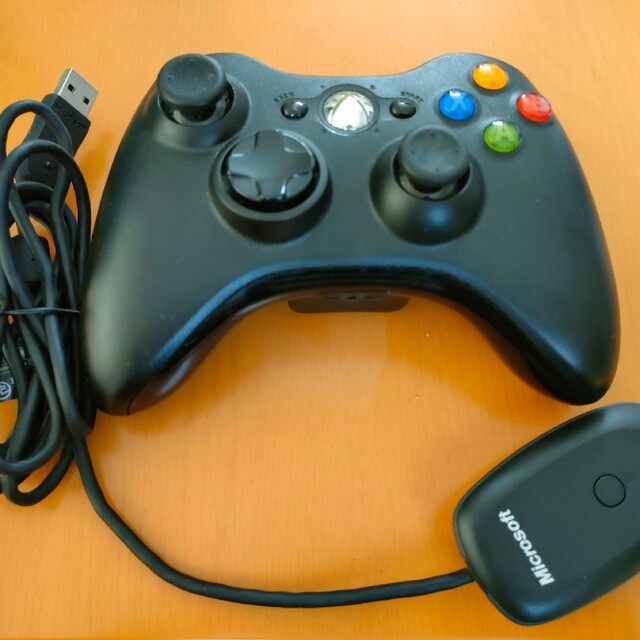 Xbox360(エックスボックス360)の純正xbox360無線コントローラーレシーバー付き電池式箱無し【yuri様専用】 スマホ/家電/カメラのPC/タブレット(PC周辺機器)の商品写真