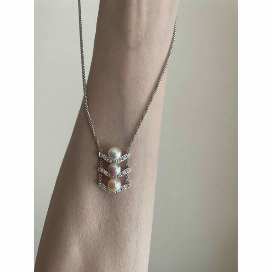 未使用　　本真珠ネックレス　　マルチカラー　京セラ　クレサンベール レディースのアクセサリー(ネックレス)の商品写真