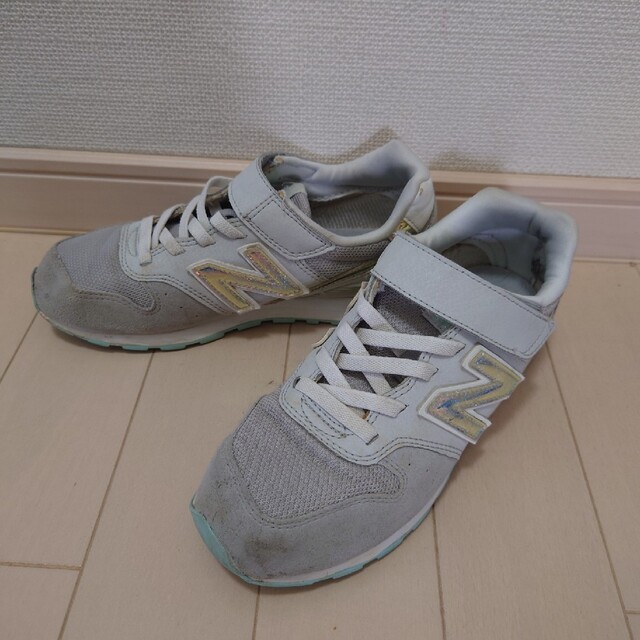 New Balance(ニューバランス)の値下げ！【ニューバランス】996 キッズ キッズ/ベビー/マタニティのキッズ靴/シューズ(15cm~)(スニーカー)の商品写真