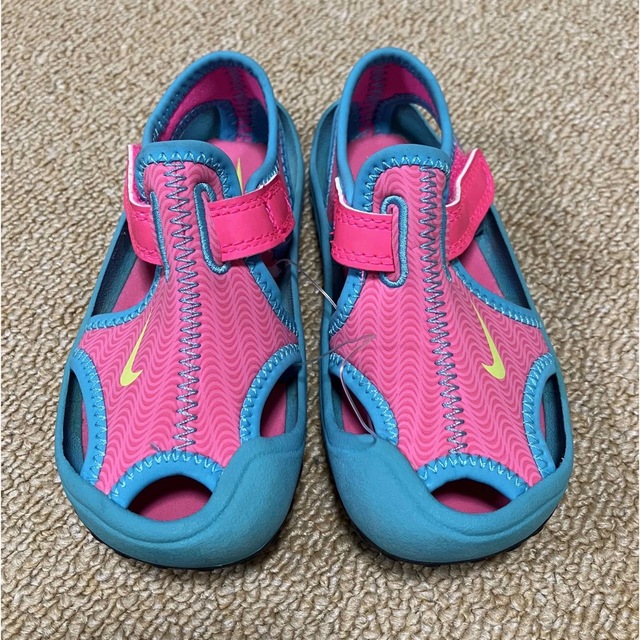 NIKE - ⭐︎新品未使用⭐︎NIKE サンダル 13cm 女の子の通販 by shop｜ナイキならラクマ