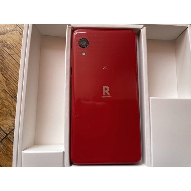 Rakuten(ラクテン)のRakuten Mini  レッド スマホ/家電/カメラのスマートフォン/携帯電話(スマートフォン本体)の商品写真