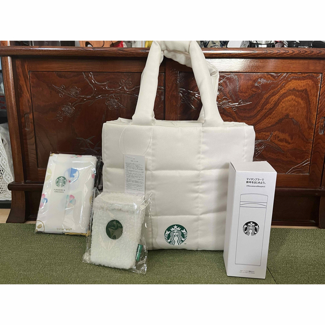 Starbucks - スターバックス 福袋 2023 4点セットの通販 by 木耳s shop ...