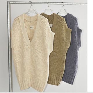 トゥデイフル(TODAYFUL)のTODAYFUL Cotton Lowgauge Vest エクリュ　新品(ベスト/ジレ)