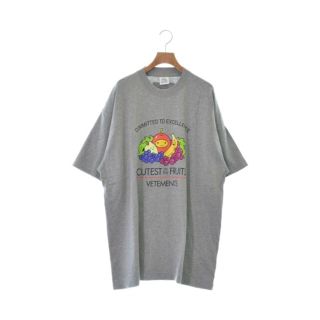 ヴェトモン(VETEMENTS)のVETEMENTS ヴェトモン Tシャツ・カットソー S グレー 【古着】【中古】(Tシャツ/カットソー(半袖/袖なし))