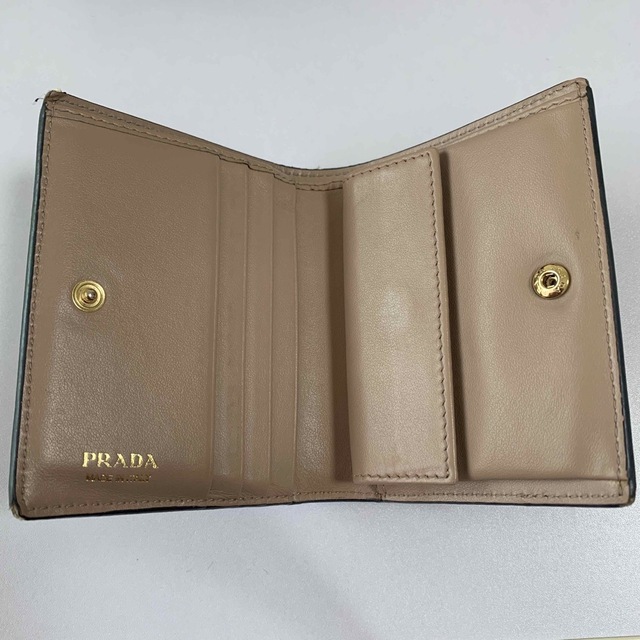 PRADA(プラダ)のPRADA プラダ　二つ折り　財布　 レディースのファッション小物(財布)の商品写真