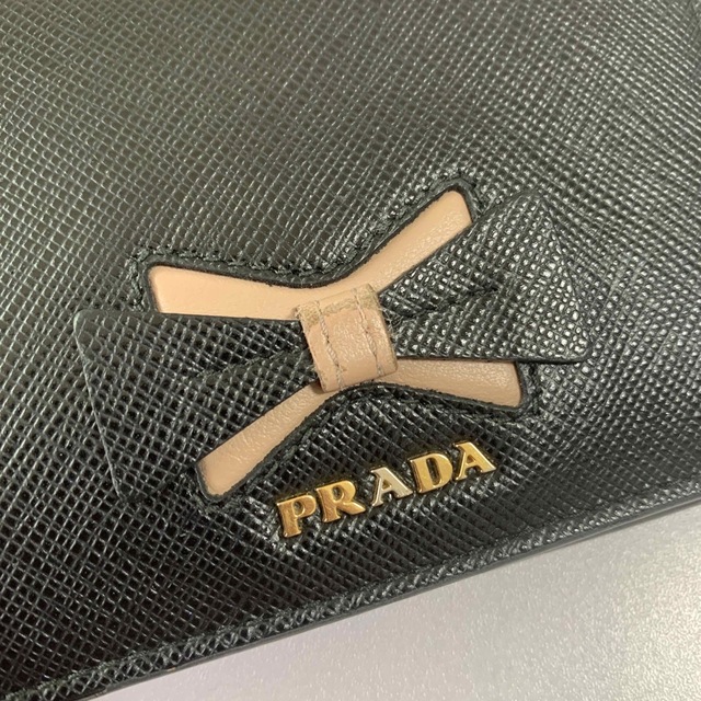 PRADA(プラダ)のPRADA プラダ　二つ折り　財布　 レディースのファッション小物(財布)の商品写真