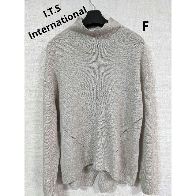 I.T.'S.international(イッツインターナショナル)のI.T.S international グレー ニット カシミヤ レディースのトップス(ニット/セーター)の商品写真