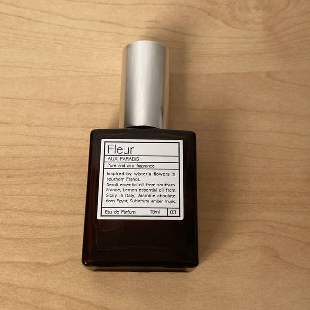 AUX PARADIS(オゥパラディ)の専用　オゥパラディ　AUXPARADIS パルファム　フルール コスメ/美容の香水(香水(女性用))の商品写真