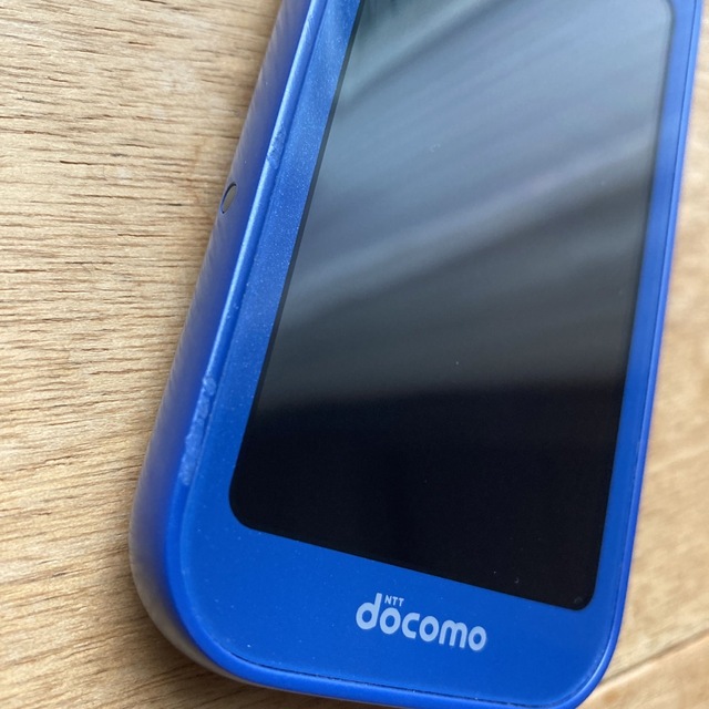 NTTdocomo(エヌティティドコモ)のdocomo キッズケータイSH-03M（ブルー） スマホ/家電/カメラのスマートフォン/携帯電話(携帯電話本体)の商品写真