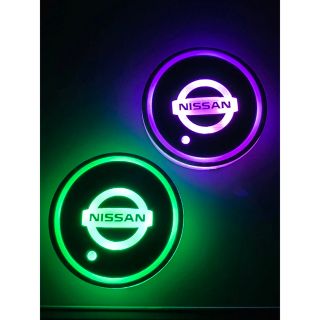 ニッサン(日産)のNISSANロゴ入り　光るLEDコースター　ドリンクコースター(車内アクセサリ)