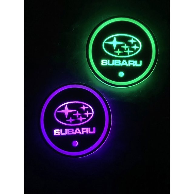 スバル(スバル)のSUBARUロゴ入り　光るLEDコースター　ドリンクコースター 自動車/バイクの自動車(車内アクセサリ)の商品写真