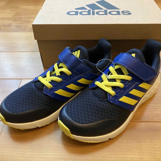 adidas(アディダス)の新品未使用！【adidas スニーカー】19.5センチ　ブルー キッズ/ベビー/マタニティのキッズ靴/シューズ(15cm~)(スニーカー)の商品写真