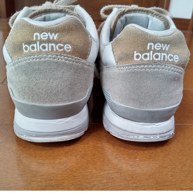 New Balance(ニューバランス)の★〜5/7値下げ中★　ニューバランス　996 ベージュ　25cm  美品 レディースの靴/シューズ(スニーカー)の商品写真