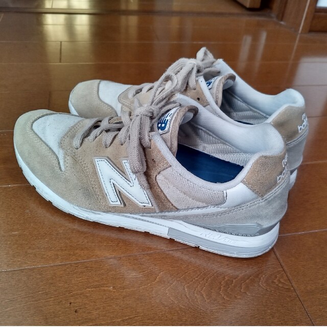 New Balance(ニューバランス)の★〜5/7値下げ中★　ニューバランス　996 ベージュ　25cm  美品 レディースの靴/シューズ(スニーカー)の商品写真