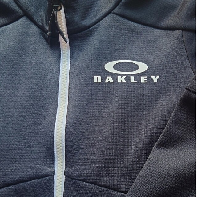 Oakley(オークリー)の美品・オークリー・ジャージ・上着・130・OAKLEY キッズ/ベビー/マタニティのキッズ服男の子用(90cm~)(ジャケット/上着)の商品写真