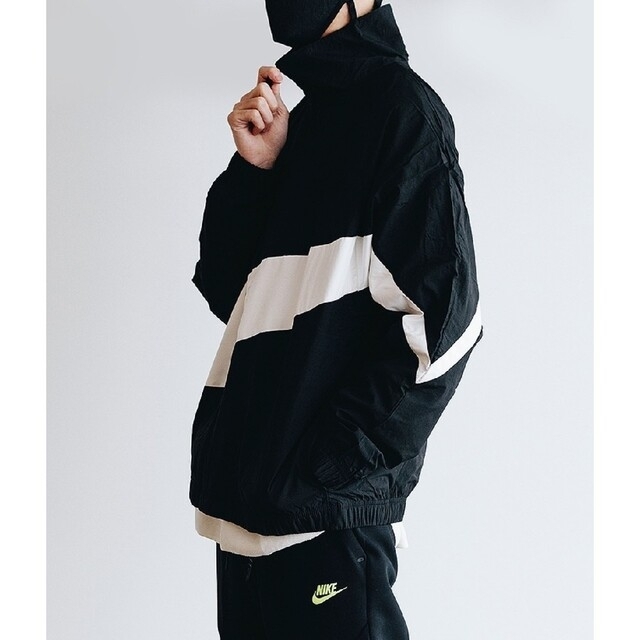 NIKE　ナイキ　ジップアップ　ナイロンジャケット　裏地メッシュ　黒　白　2XL