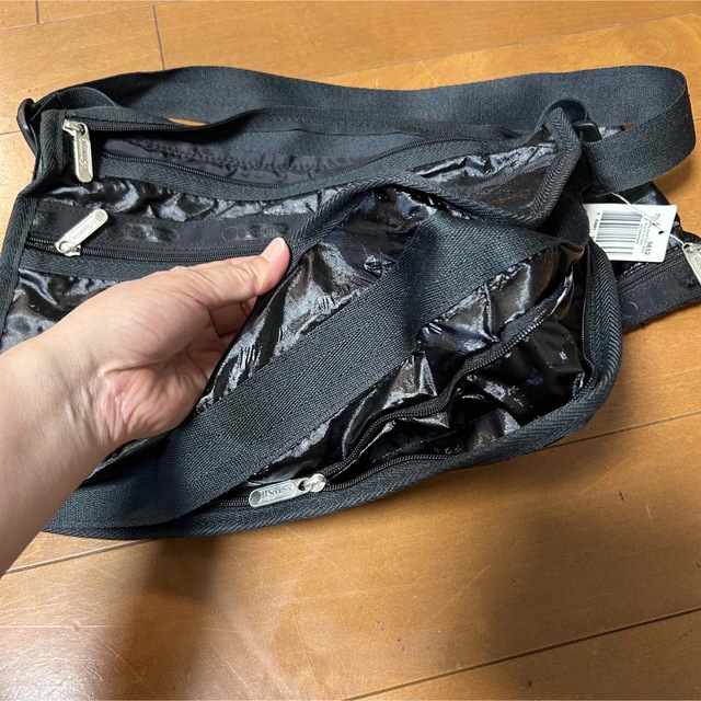 LeSportsac(レスポートサック)の新品ですが難ありレスポートサックショルダーバッグポーチ付き ハワイで購入タグ付き レディースのバッグ(ショルダーバッグ)の商品写真