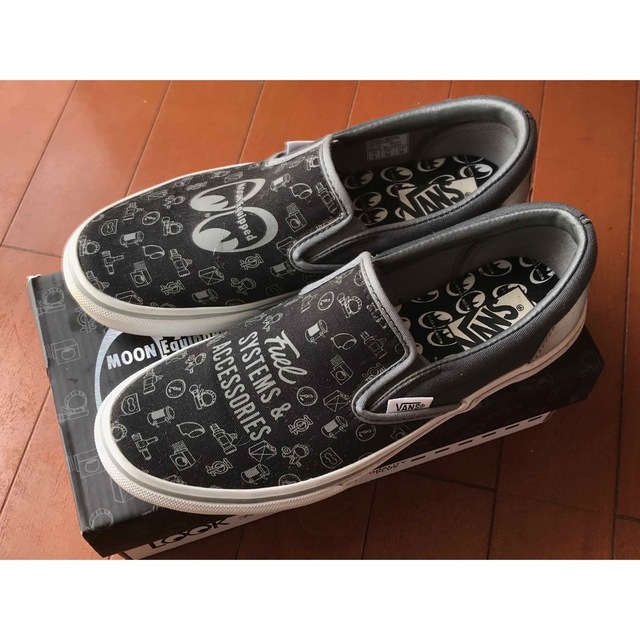 LOOK to MOON MOON EQUIPPED SLIP ON 新着ランキング 9310円引き dtwg