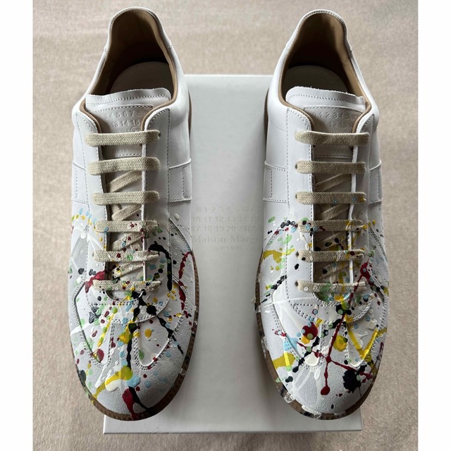 Maison Martin Margiela(マルタンマルジェラ)の46新品 メゾン マルジェラ スプラッシュペイント ジャーマントレーナー メンズ メンズの靴/シューズ(スニーカー)の商品写真