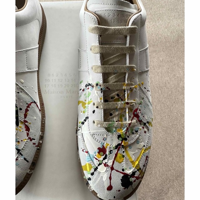 Maison Martin Margiela(マルタンマルジェラ)の46新品 メゾン マルジェラ スプラッシュペイント ジャーマントレーナー メンズ メンズの靴/シューズ(スニーカー)の商品写真