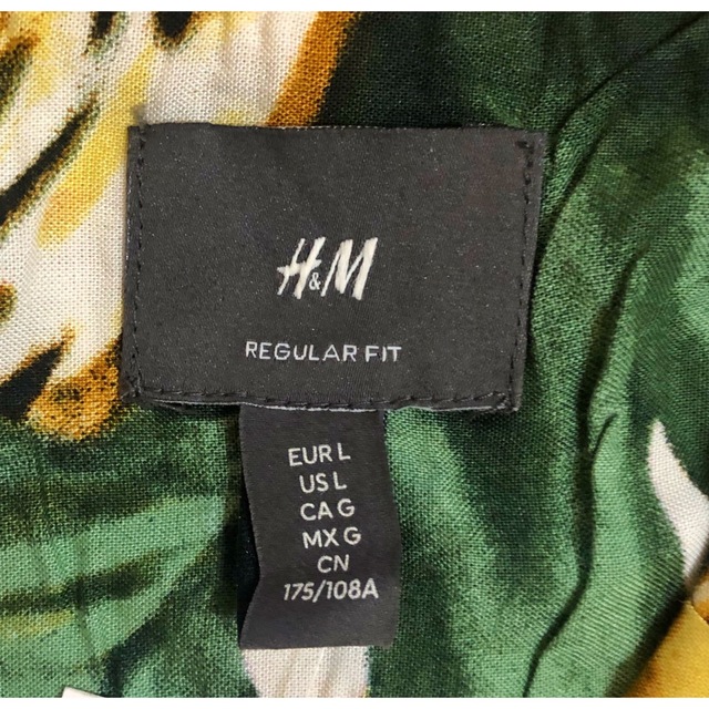 H&M(エイチアンドエム)の新品 H&M リゾート アロハシャツ 植物 リーフ柄 L. メンズのトップス(シャツ)の商品写真