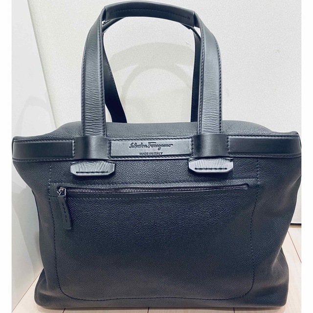 訳あり 極美品】フェラガモ 本革トートバッグ 黒 B4サイズ 旅行