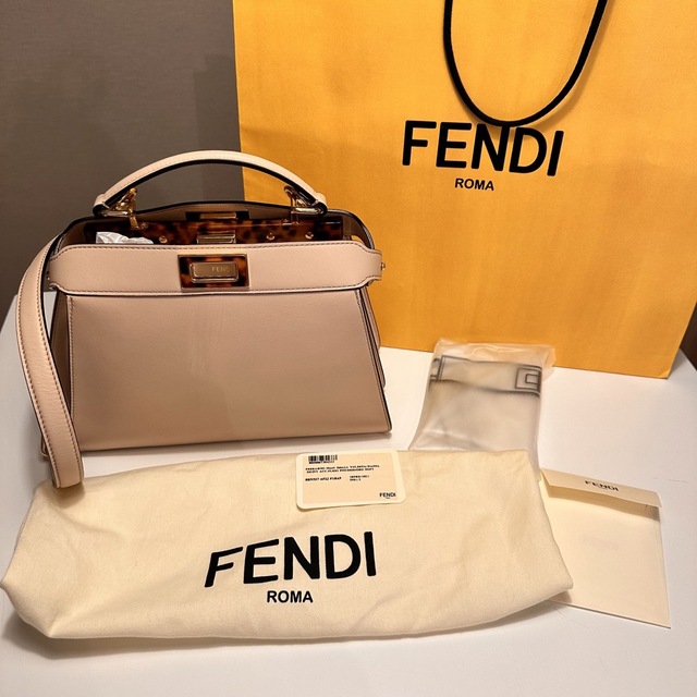 Fendi ピーカブー アイシーユー スモール