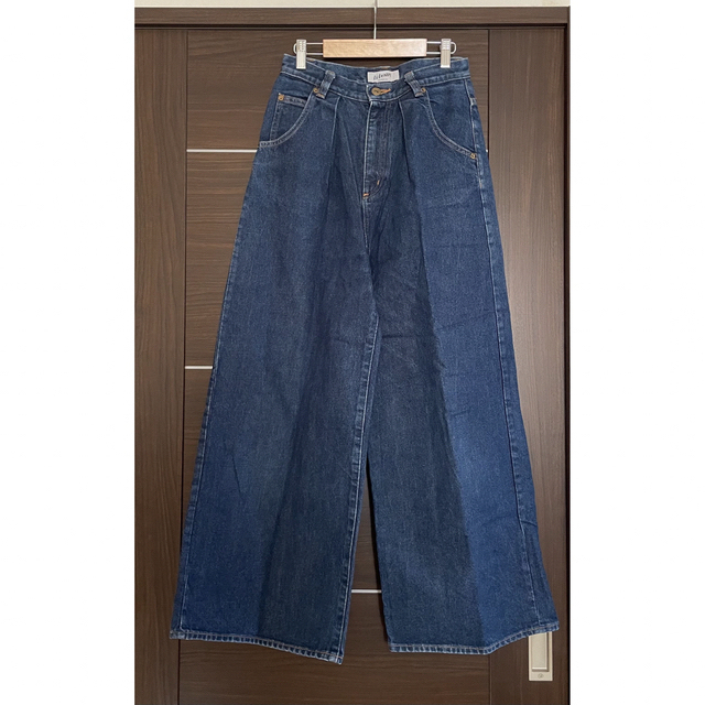 SLOBE IENA(スローブイエナ)のSLOBE IENA イエナ　LE DENIM デニムワイドパンツ　ハイウエスト レディースのパンツ(デニム/ジーンズ)の商品写真