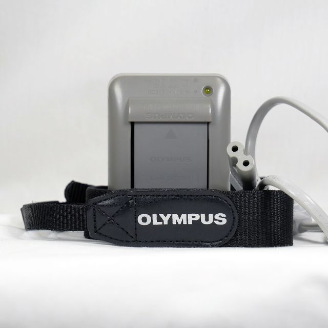 OLYMPUS(オリンパス)のOLYMPUS OM-D E-M10 ボディ＋α スマホ/家電/カメラのカメラ(デジタル一眼)の商品写真