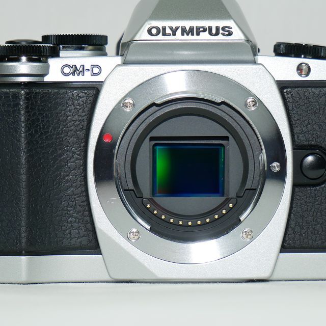 OLYMPUS(オリンパス)のOLYMPUS OM-D E-M10 ボディ＋α スマホ/家電/カメラのカメラ(デジタル一眼)の商品写真