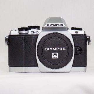 オリンパス(OLYMPUS)のOLYMPUS OM-D E-M10 ボディ＋α(デジタル一眼)