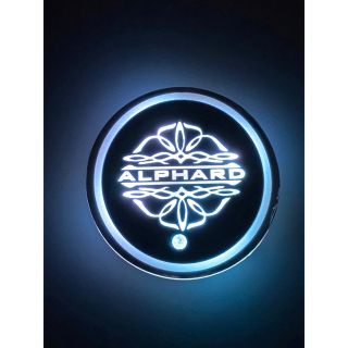 トヨタ(トヨタ)のアルファードロゴ入り　LEDコースター　ドリンクコースター　ALPHARD(車内アクセサリ)