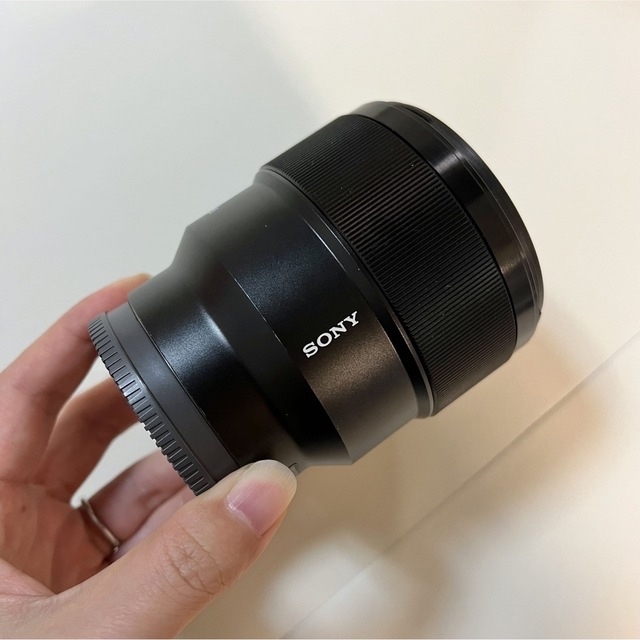 SONY(ソニー)のSony FE 85mm F1.8 中古 スマホ/家電/カメラのカメラ(レンズ(単焦点))の商品写真