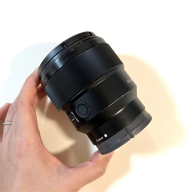 SONY(ソニー)のSony FE 85mm F1.8 中古 スマホ/家電/カメラのカメラ(レンズ(単焦点))の商品写真