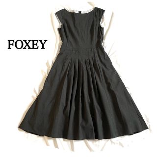 フォクシー(FOXEY)のFOXEYフレアワンピース プリーツ タック　美シルエット　フォクシー(ひざ丈ワンピース)