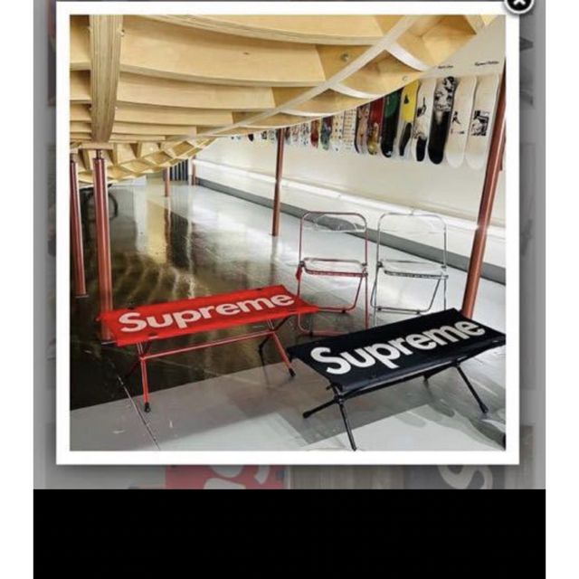 Supreme(シュプリーム)のsupreme helinox bench one red 未使用　値下げ スポーツ/アウトドアのアウトドア(テーブル/チェア)の商品写真