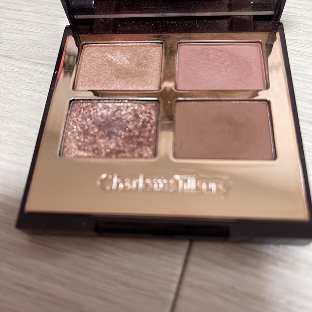 Sephora(セフォラ)のCharlotte Tilbury Pillow Talk アイシャドウパレット コスメ/美容のベースメイク/化粧品(アイシャドウ)の商品写真